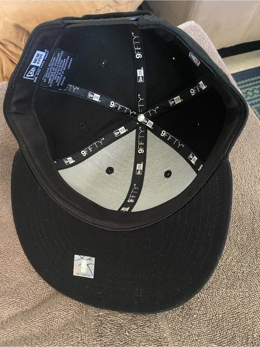 9fifty Black New York Knicks Snapback Hat with White Embroidered Logo